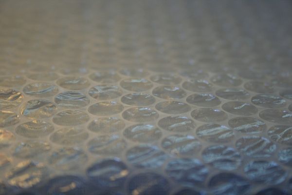 Innowacje w przemysle: progresywna rola producenta folii ochronnej